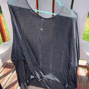 Grey lightweight quarter sleeve shirt